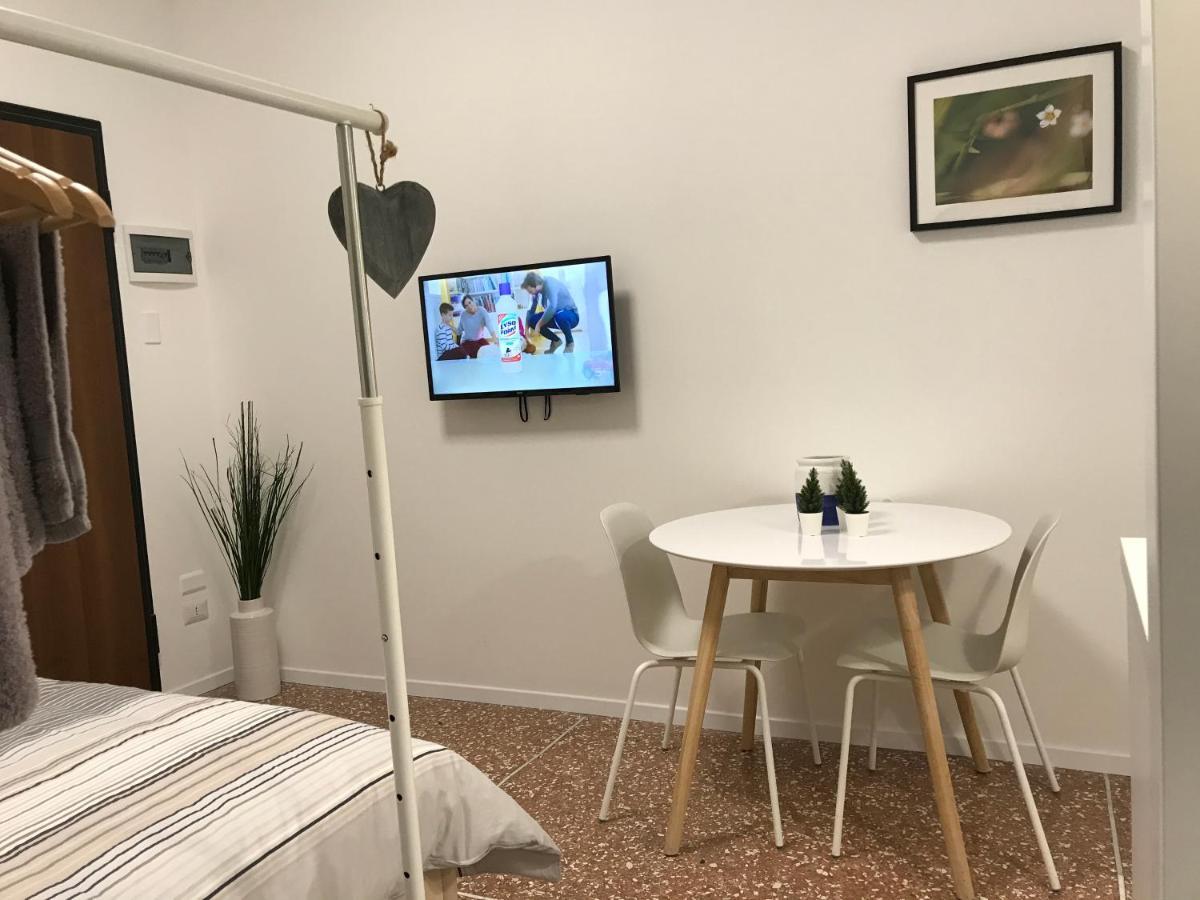 Studio 25 Apartment - Near Metro M3 Milan Extérieur photo