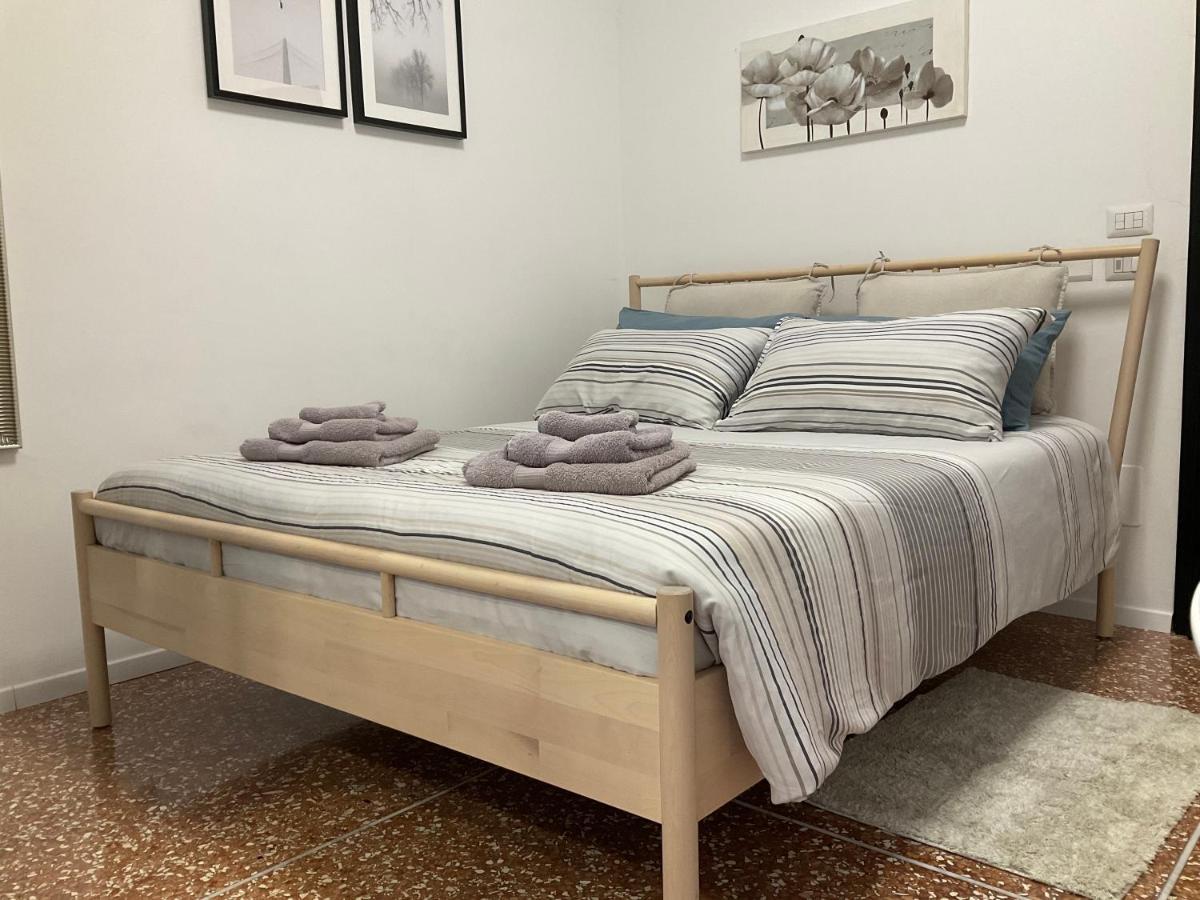 Studio 25 Apartment - Near Metro M3 Milan Extérieur photo