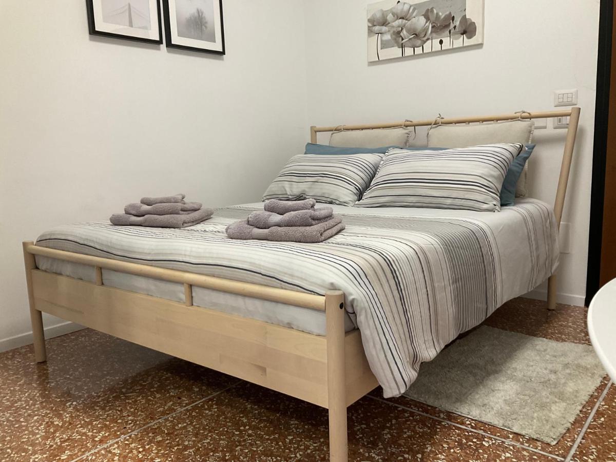 Studio 25 Apartment - Near Metro M3 Milan Extérieur photo