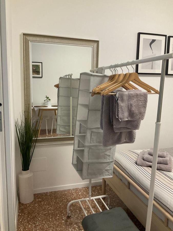 Studio 25 Apartment - Near Metro M3 Milan Extérieur photo