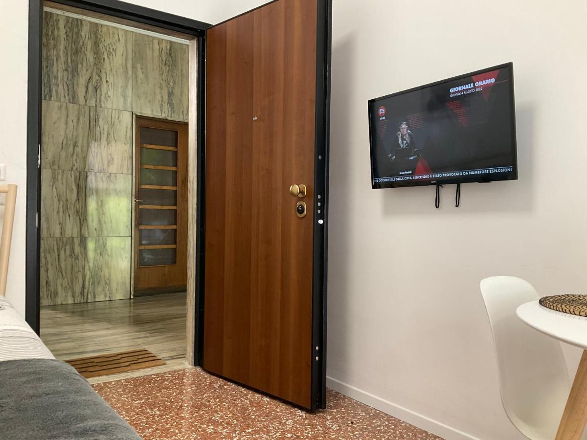 Studio 25 Apartment - Near Metro M3 Milan Extérieur photo